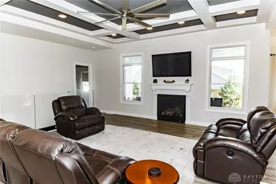 1018 Hunters Ridge Drive, Tipp City, OH 45371 - Photo 12