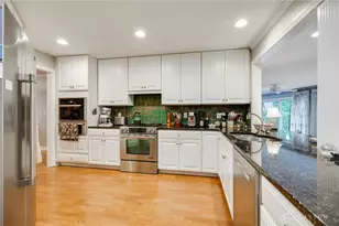 571 Eagle Cir, Kettering, OH 45429 - Photo 16