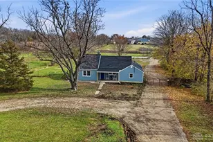 9185 S Mann Rd, Bethel Twp, OH 45371 - Photo 4