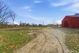 9185 S Mann Rd, Bethel Twp, OH 45371 - Photo 46