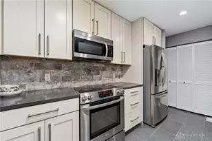 460 Jamestown Cir, Dayton, OH 45458 - Photo 10