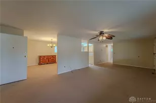 5910 Shady Oak St, Dayton, OH 45424 - Photo 6