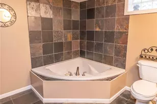 7851 Volk Dr, Dayton, OH 45415 - Photo 18