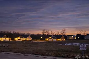 5019 Waterford Ln, Middletown, OH 45044 - Photo 2