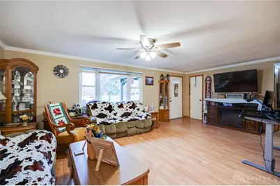 135 Floral Acres Drive, Tipp City, OH 45371 - Photo 10