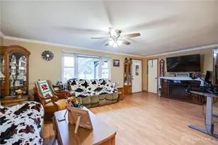 135 Floral Acres Dr, Tipp City, OH 45371 - Photo 10