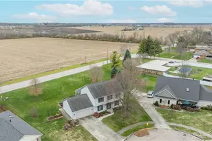 830 Pinehurst Dr, Tipp City, OH 45371 - Photo 4