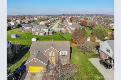 9229 Bennington Way, Clearcreek Twp, OH 45458 - Photo 4