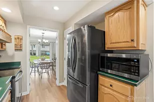 5801 Pondview Dr, Kettering, OH 45440 - Photo 16