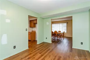 8581 Pinegate Way, Huber Heights, OH 45424 - Photo 8