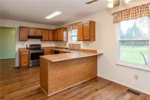 8581 Pinegate Way, Huber Heights, OH 45424 - Photo 10