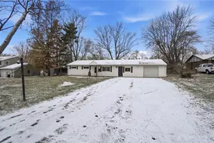 1745 Maple Ln, Beavercreek, OH 45432 - Photo 2