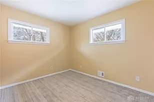 40 N Meadow Dr, Dayton, OH 45416 - Photo 16