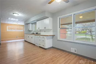 40 N Meadow Dr, Dayton, OH 45416 - Photo 6