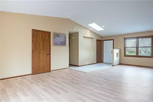 7601 Springdawn Dr, Trotwood, OH 45426 - Photo 4