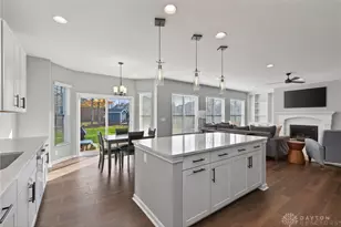 10152 Gully Pass Dr, Washington Twp, OH 45458 - Photo 6