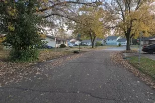 1220 Marot Dr, Dayton, OH 45417 - Photo 4