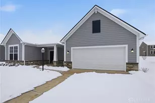 889 Reeder Cir, Dayton, OH 45458 - Photo 2