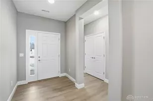 889 Reeder Cir, Dayton, OH 45458 - Photo 6