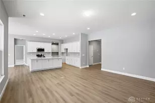 889 Reeder Cir, Dayton, OH 45458 - Photo 8