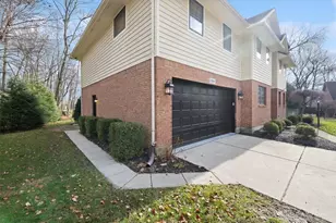 318 Shady Tree Ct, Englewood, OH 45315 - Photo 8