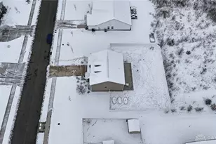 121 Mound Builder Pl, Carlisle, OH 45005 - Photo 2