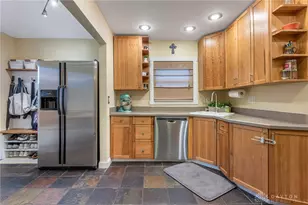 1820 John Glenn Rd, Dayton, OH 45420 - Photo 10