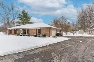 9742 S Stagecoach Dr, Centerville, OH 45458 - Photo 2