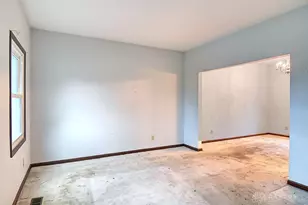 1953 Baldwin Dr, Dayton, OH 45459 - Photo 6