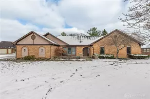 3985 Shagbark Ln, Beavercreek, OH 45440 - Photo 2