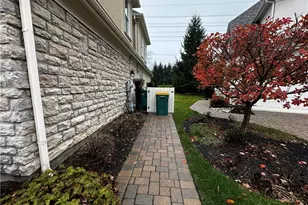 185 Barrington Village Dr, Xenia, OH 45385 - Photo 2