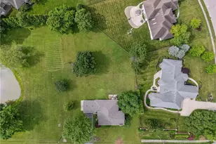 1198 W Social Row Rd, Dayton, OH 45458 - Photo 8