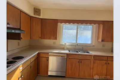 824 Lovetta Drive, Dayton, OH 45429 - Photo 6