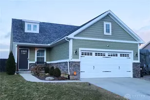 176 Brooke Woode Dr, Brookville, OH 45309 - Photo 1