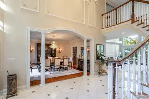 1569 Tulipwoods Cir, Washington Twp, OH 45459 - Photo 4