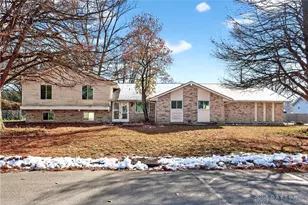 978 Marycrest Ln, Dayton, OH 45429 - Photo 1