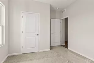 2912 Hoying Dr, Troy, OH 45373 - Photo 8