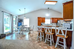 6774 Evergreen Cir, Huber Heights, OH 45424 - Photo 10