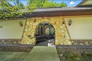 3211 Tarleton Dr, Beavercreek, OH 45434 - Photo 2