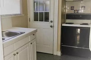 559/561 Evergreen Ave, Dayton, OH 45402 - Photo 2