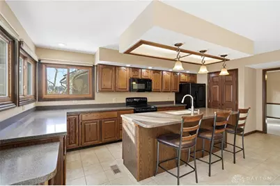 7128 Hartcrest Lane, Dayton, OH 45459 - Photo 10