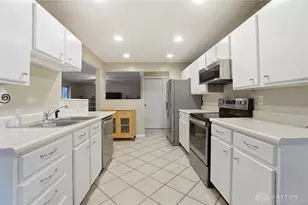 2000 Meadowside Ln, Dayton, OH 45458 - Photo 16