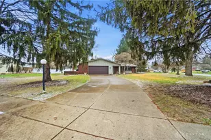 2000 Meadowside Ln, Dayton, OH 45458 - Photo 2