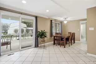 2000 Meadowside Ln, Dayton, OH 45458 - Photo 12