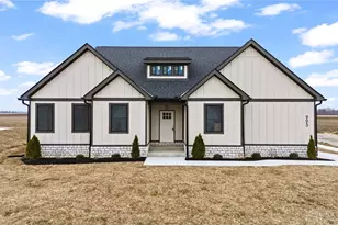 995 Rosenthal Dr, Tipp City, OH 45371 - Photo 1