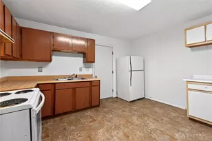 230 Pat Ln, Fairborn, OH 45324 - Photo 12