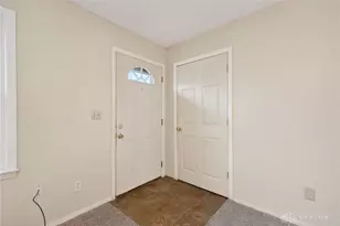 230 Pat Ln, Fairborn, OH 45324 - Photo 4