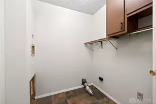 230 Pat Ln, Fairborn, OH 45324 - Photo 22