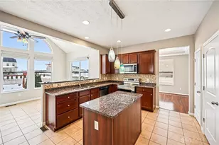 4076 Spicebush Dr, Tipp City, OH 45371 - Photo 8