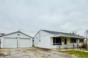 819 Hedwick St, New Carlisle, OH 45344 - Photo 2